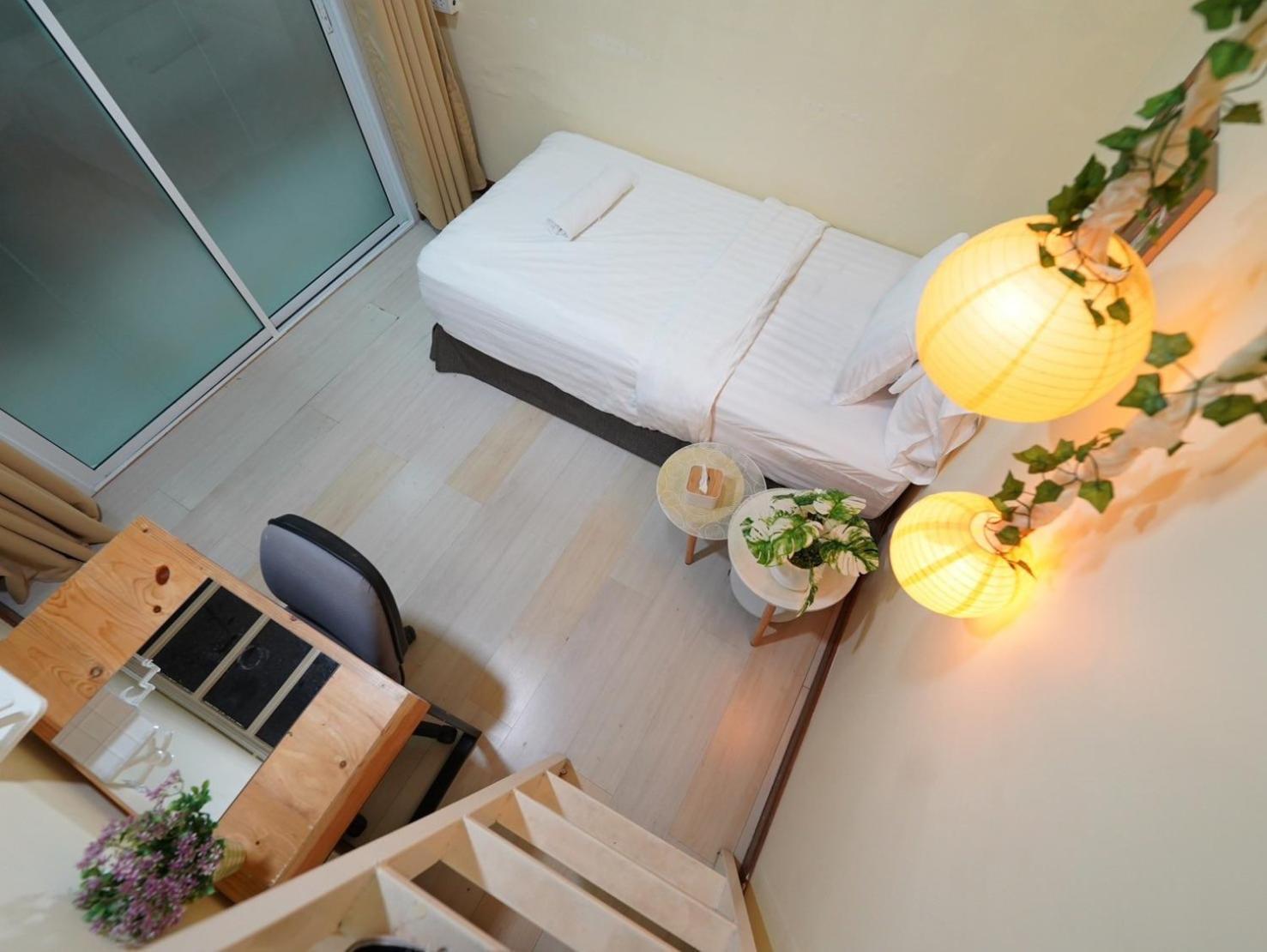 Ez Sleep @ Ratchada 19 Hostel Bangkok Exterior photo