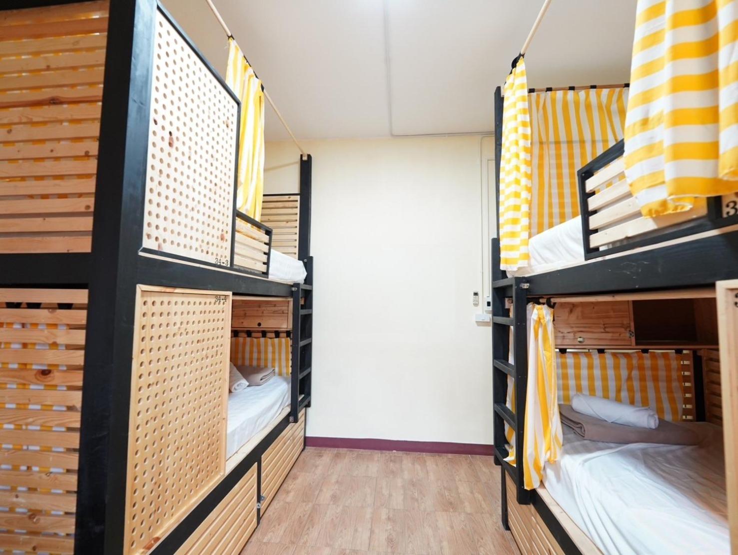 Ez Sleep @ Ratchada 19 Hostel Bangkok Exterior photo