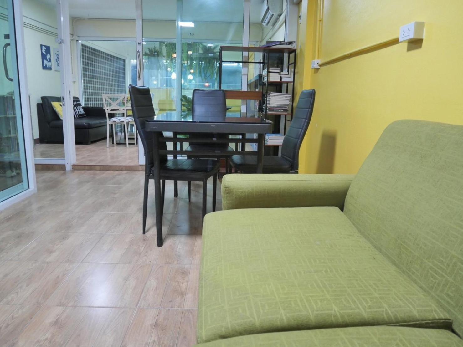 Ez Sleep @ Ratchada 19 Hostel Bangkok Exterior photo
