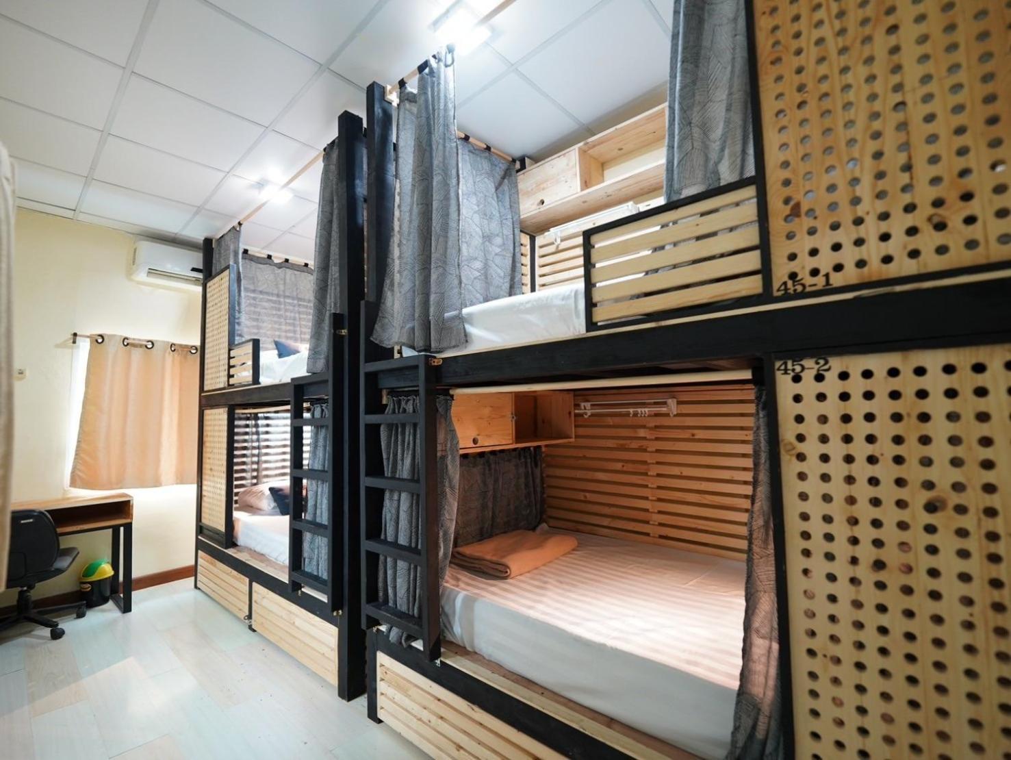 Ez Sleep @ Ratchada 19 Hostel Bangkok Exterior photo