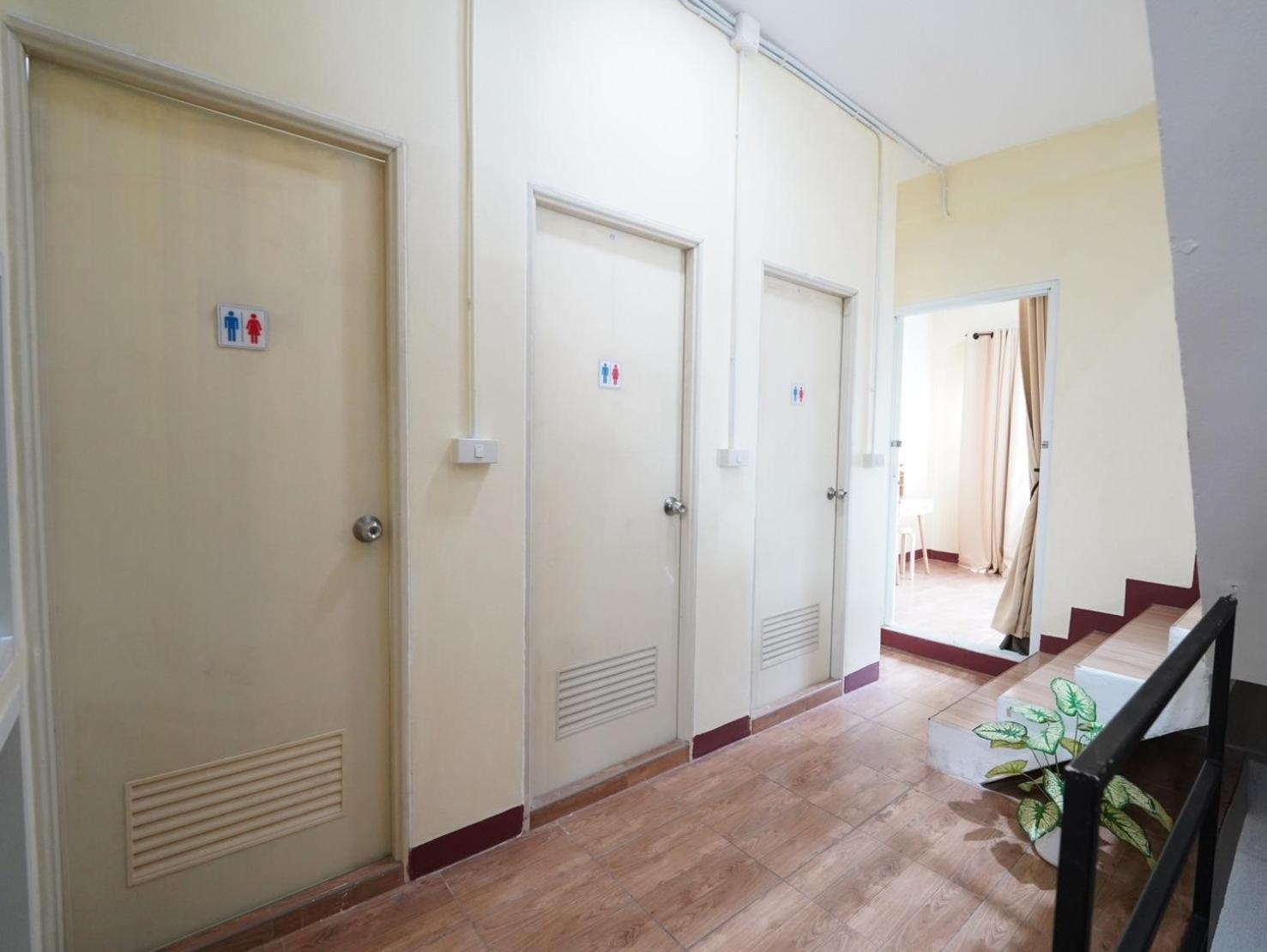 Ez Sleep @ Ratchada 19 Hostel Bangkok Exterior photo
