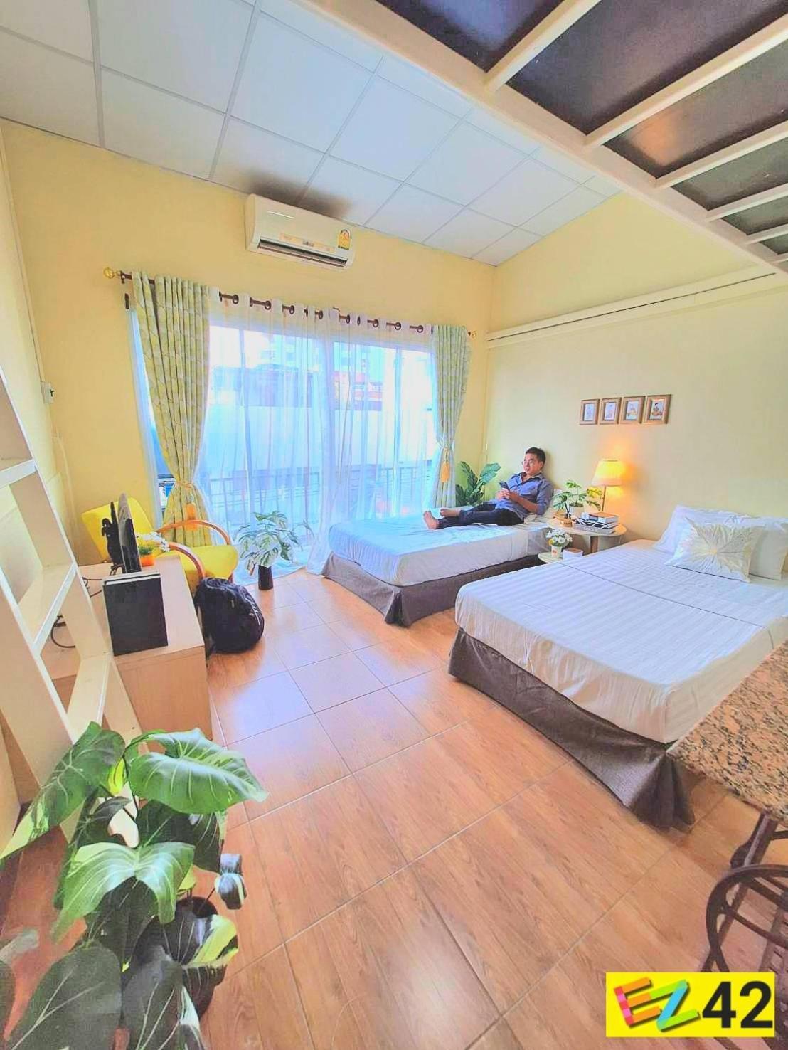 Ez Sleep @ Ratchada 19 Hostel Bangkok Exterior photo