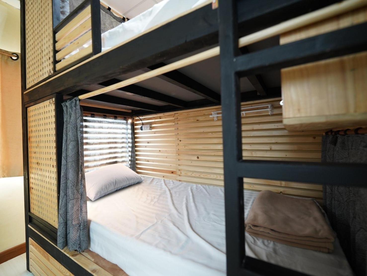 Ez Sleep @ Ratchada 19 Hostel Bangkok Exterior photo