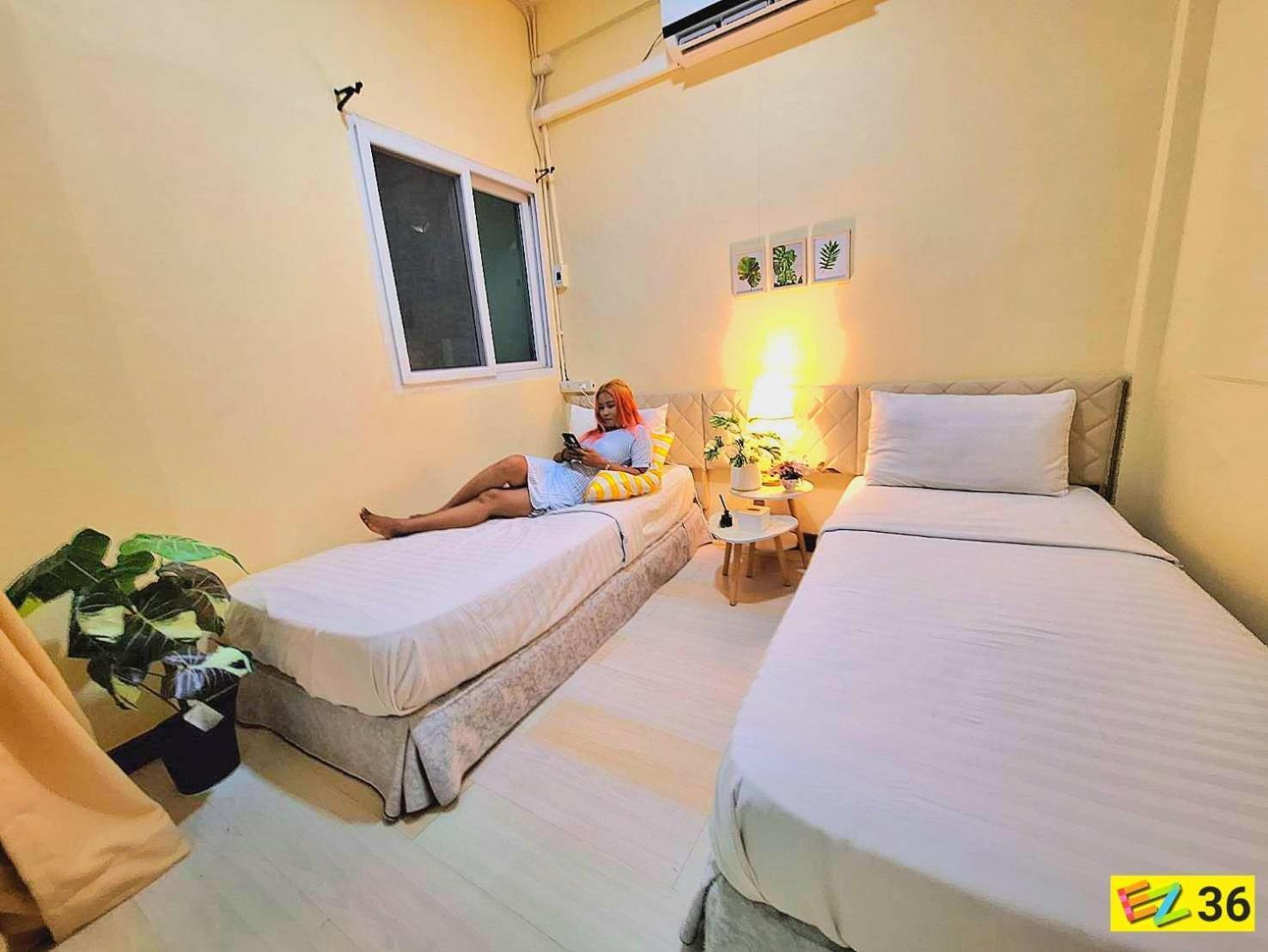Ez Sleep @ Ratchada 19 Hostel Bangkok Exterior photo